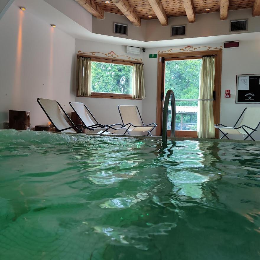 Albergo Villa Cristina โฟลกาเรีย ภายนอก รูปภาพ