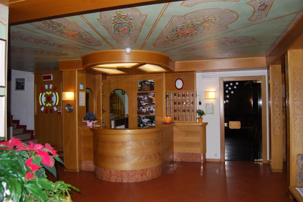 Albergo Villa Cristina โฟลกาเรีย ภายนอก รูปภาพ