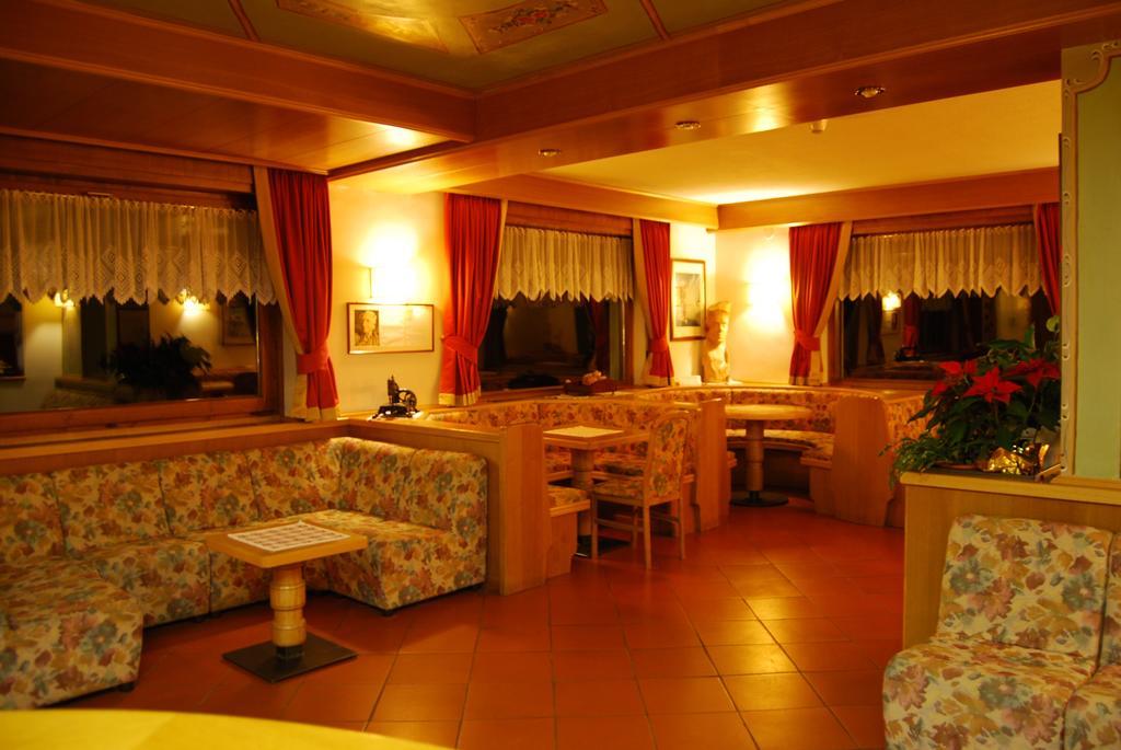 Albergo Villa Cristina โฟลกาเรีย ภายนอก รูปภาพ
