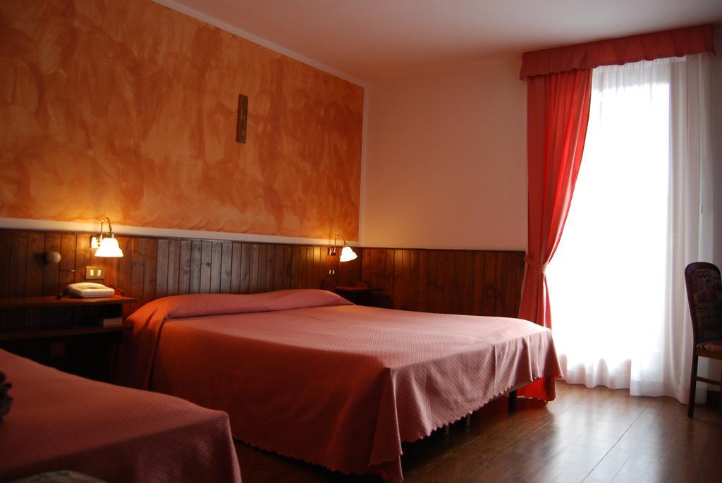 Albergo Villa Cristina โฟลกาเรีย ห้อง รูปภาพ