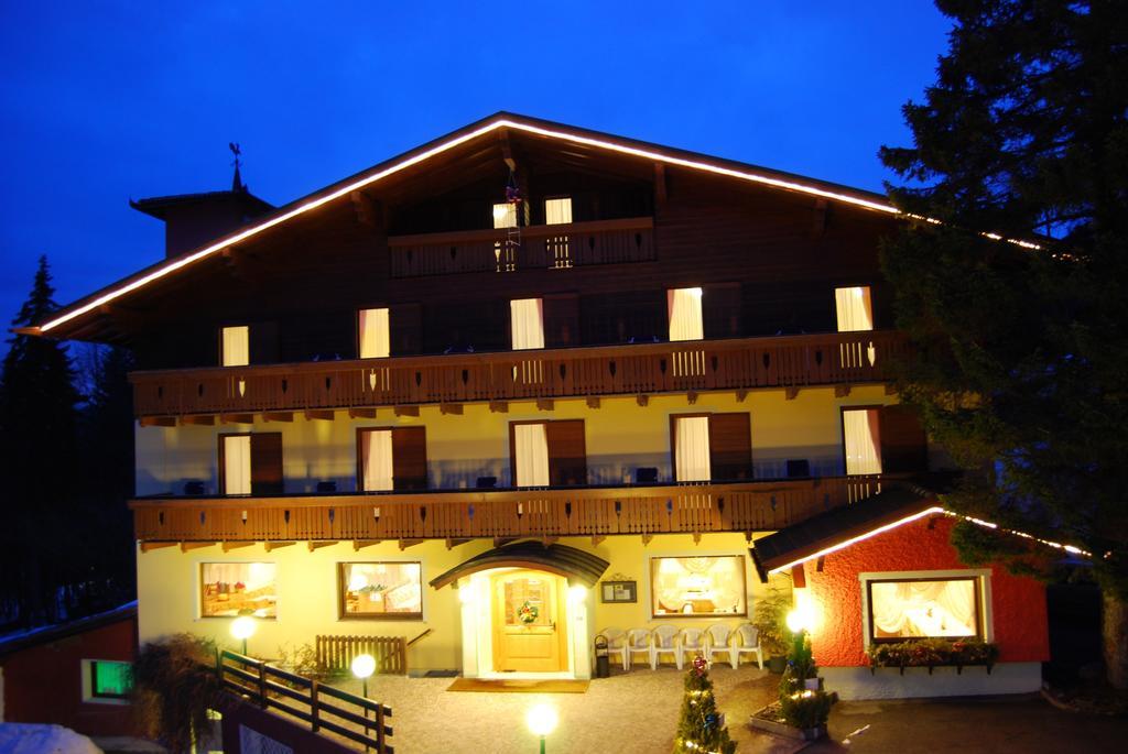 Albergo Villa Cristina โฟลกาเรีย ภายนอก รูปภาพ